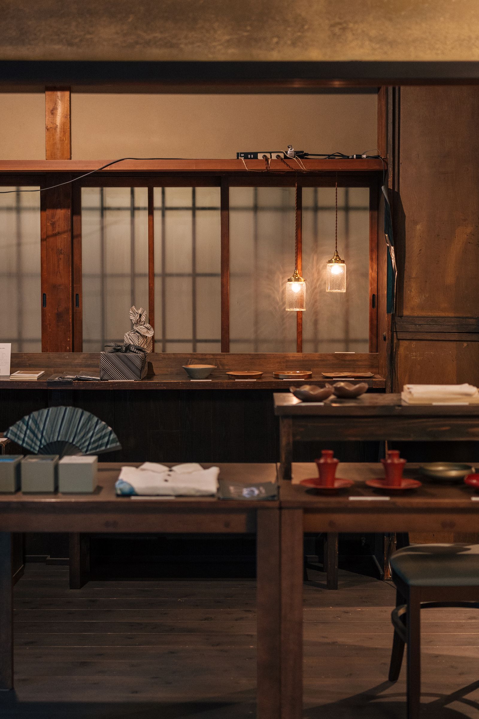 和の設えの店内